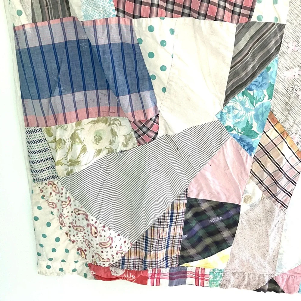 Vintage 40’s crazy quilt feedsack cotton small quilt blanket